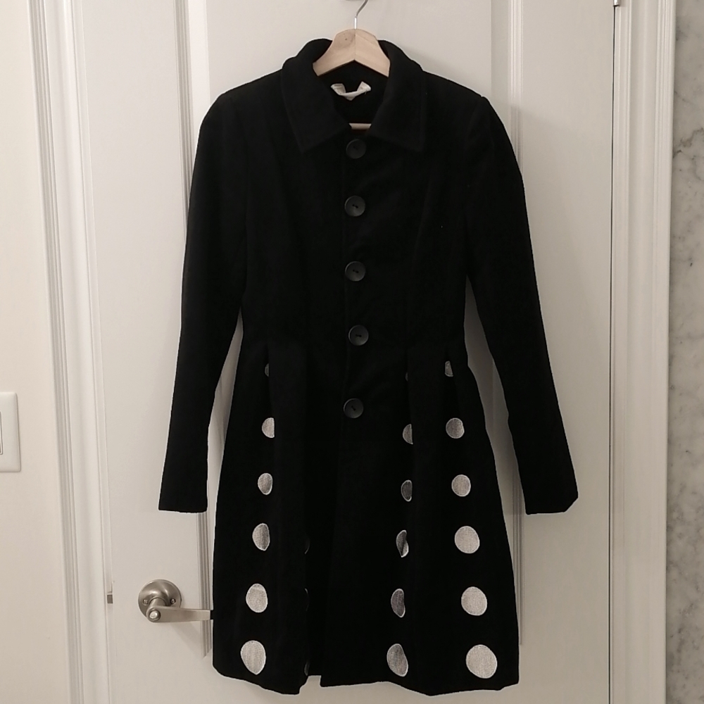 STUNNING Black wool coat with designer polka dots